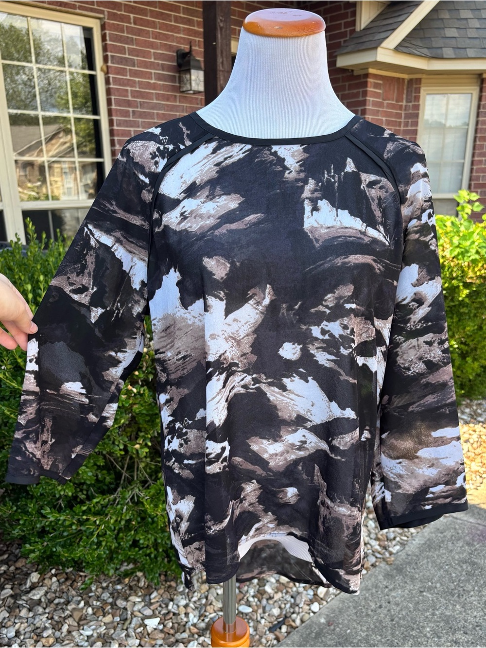 Mossimo Supply Co. Black White and Brown Abstract Brushstroke Top